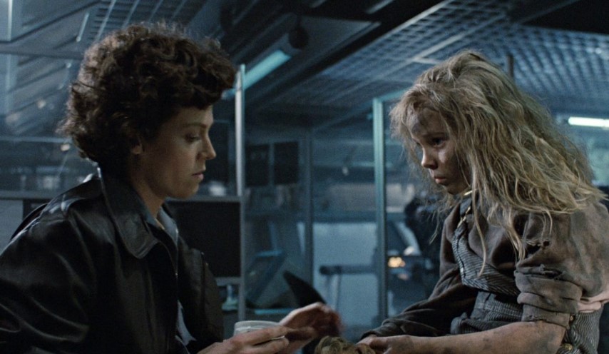 Aliens Newt and Ripley