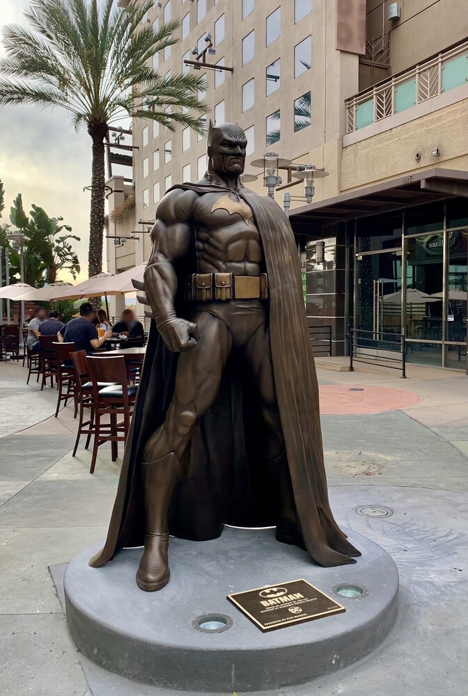 Batman statue Burbank