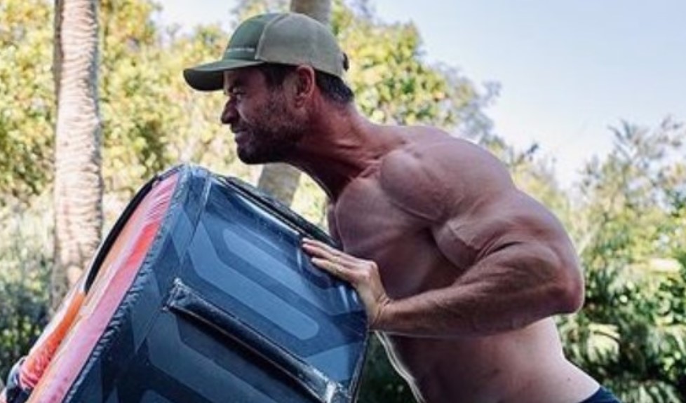 Hulk Hogan Responds To Chris Hemsworth's Muscles | Cosmic ...