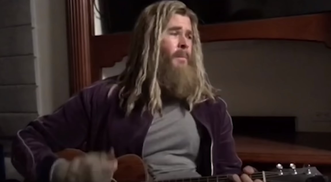 Chris Hemsworth Fat Thor Sings Johnny Cash on Avengers: Endgame set