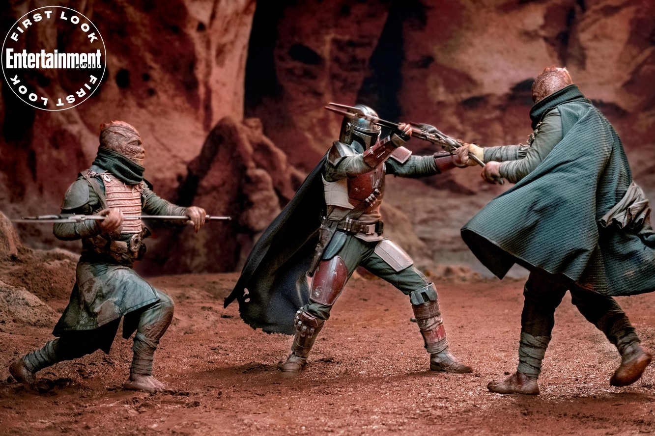 Star Wars The Mandalorian Trandoshans fight scene