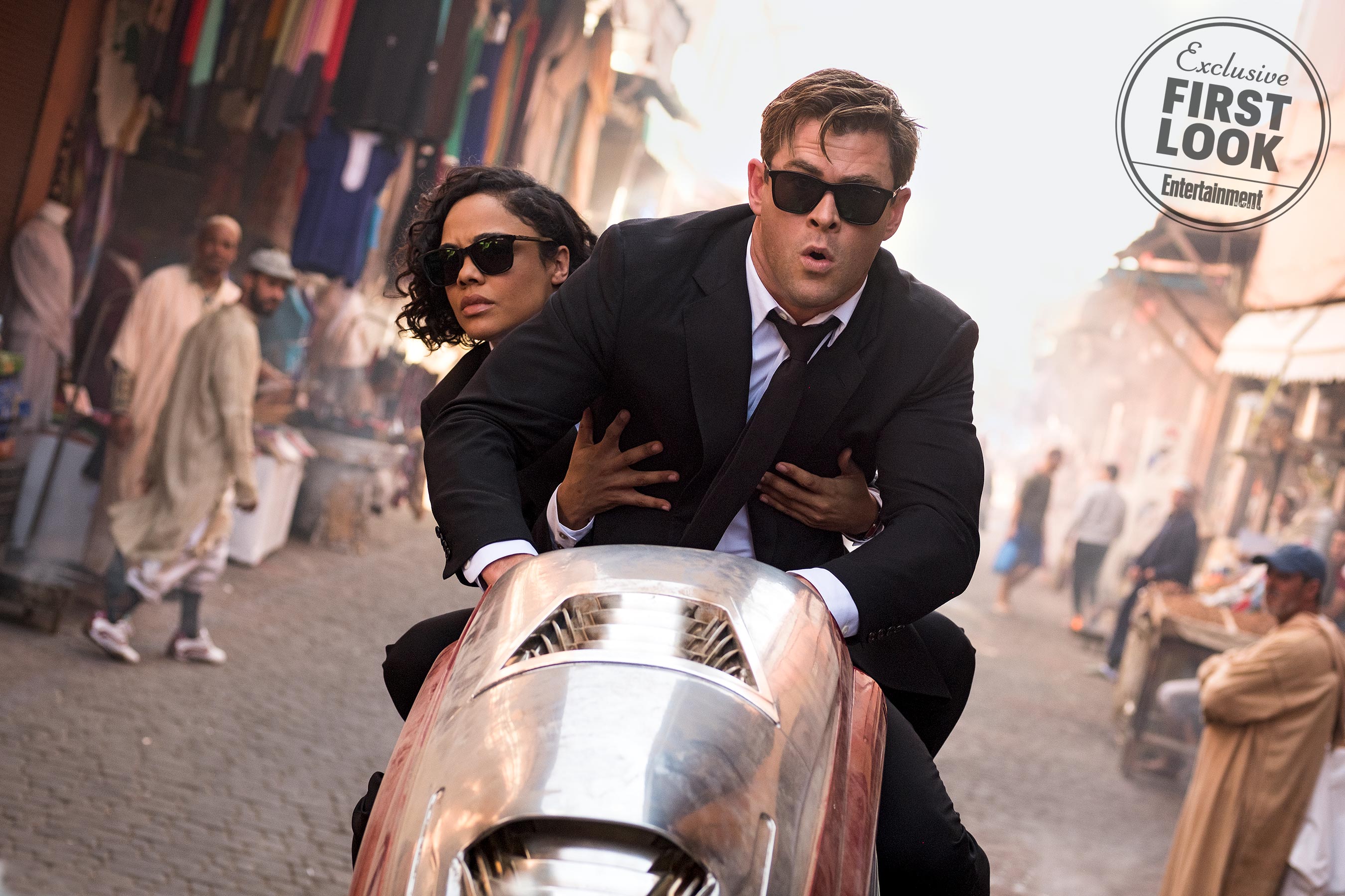 Men In Black Tessa Thompson and Chris Hemsworth