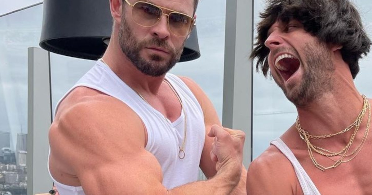 Chris Hemsworth Shows Off Hulk Hogan Thor Guns | Cosmic Book News