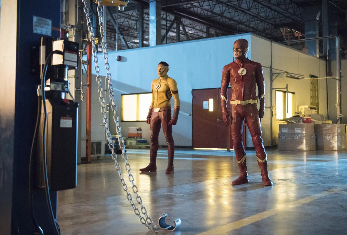 the flash season 4 new costume