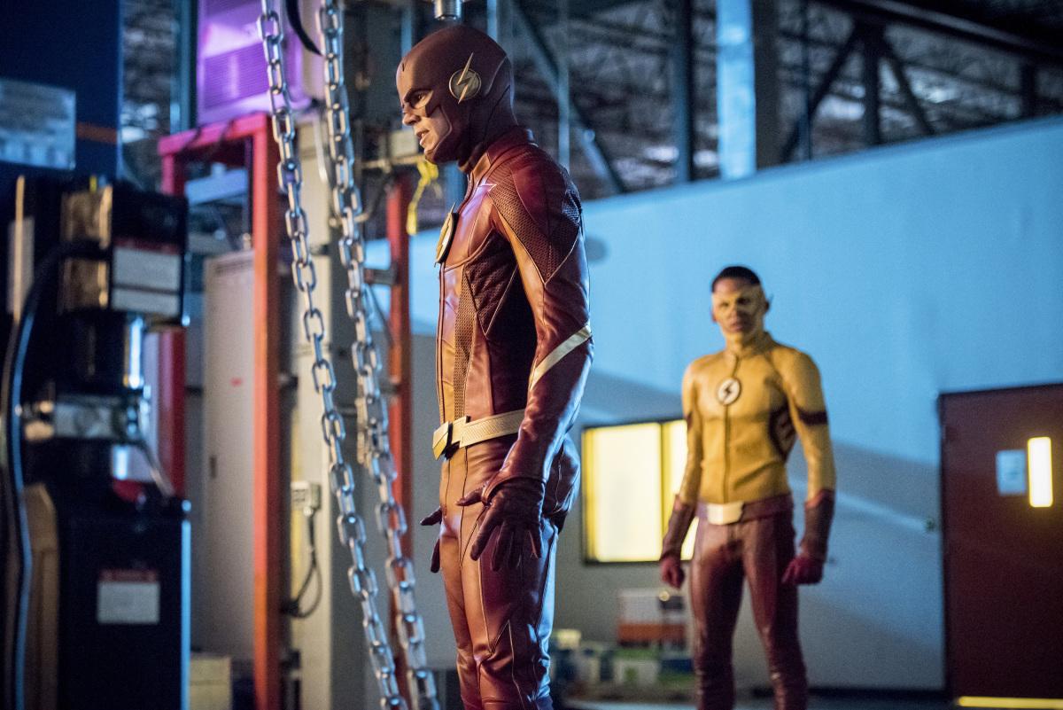 the flash season 4 new costume