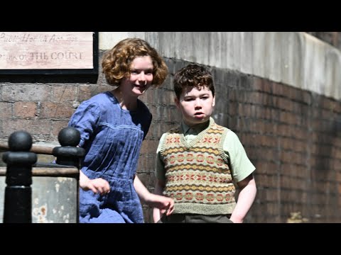 Greta Gerwig's Narnia - THE MAGICIAN'S NEPHEW Filming in London. 