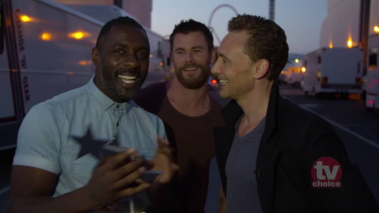 Tom Hiddleston's Best Actor Award Gatecrashed by Idris Elba and Chris Hemsworth | TV Choice Awards