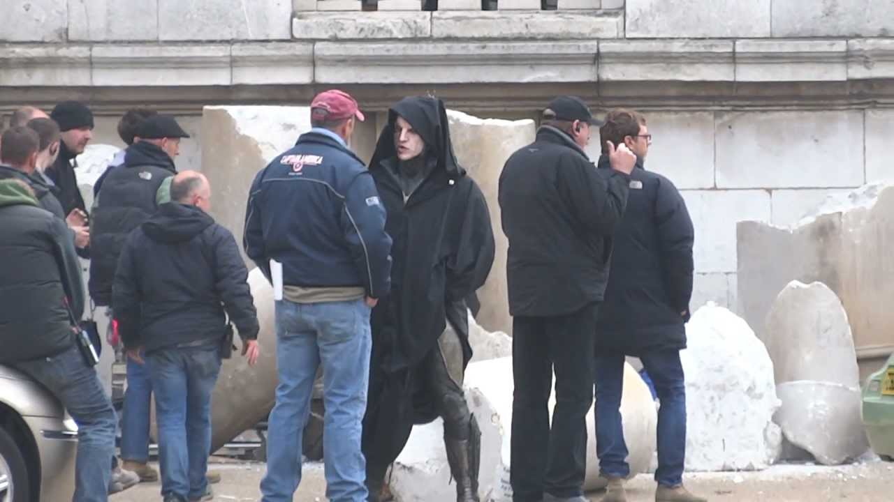 12 Christopher Eccleston as Malekith, shooting Thor: The Dark World!