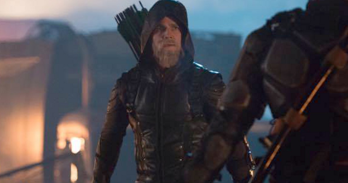 First Look At Future Stephen Amell Green Arrow In DC’s Legends of Tomorrow