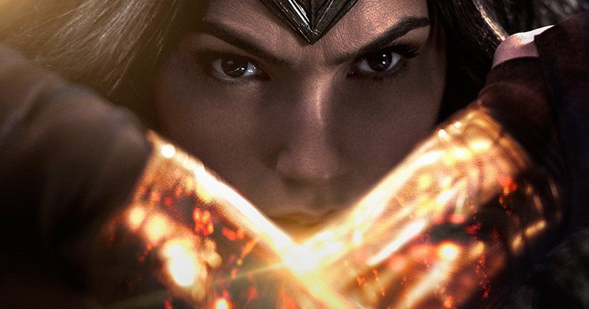 New Gal Gadot Wonder Woman Lasso Image From Batman vs. Superman