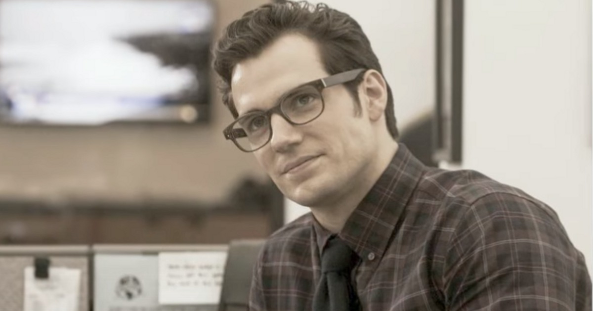 henry-cavill-clark-kent-gma