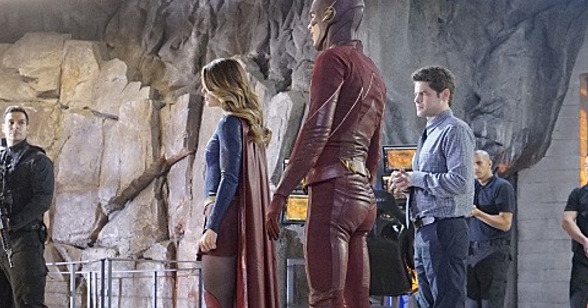 Supergirl & The Flash Preview Images