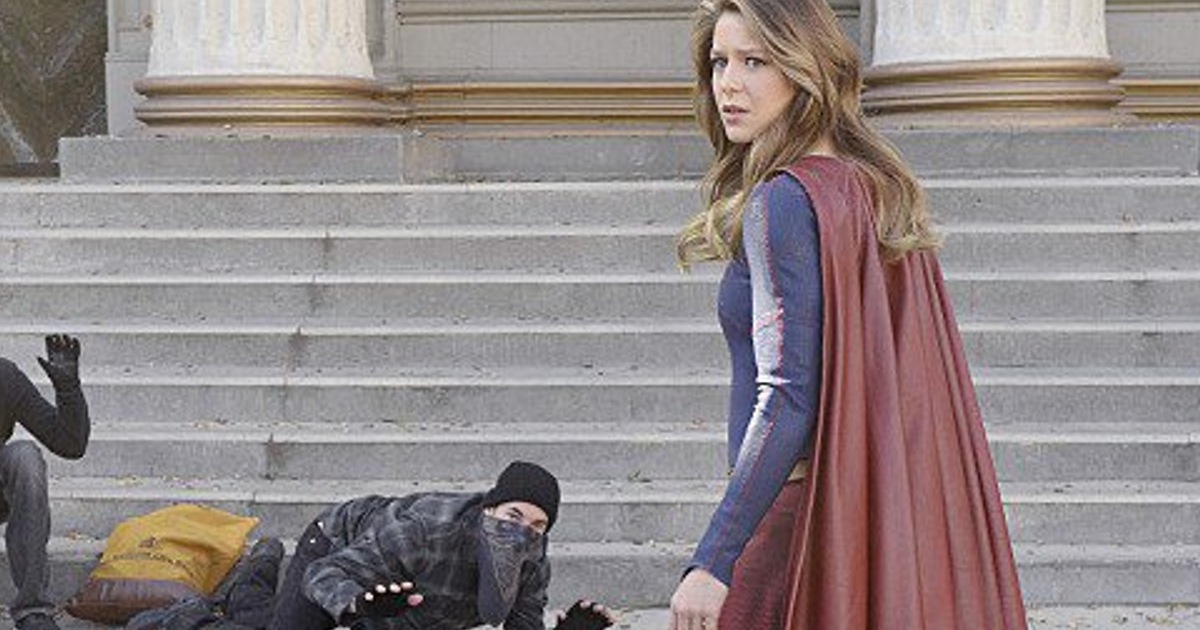 supergirl-manhunter-preview