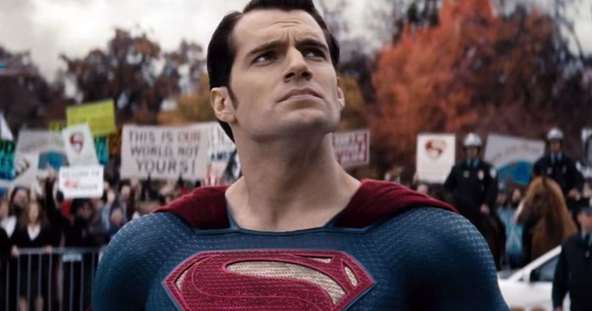 Zack Snyder Reveals New Batman Vs. Superman Deleted Scene