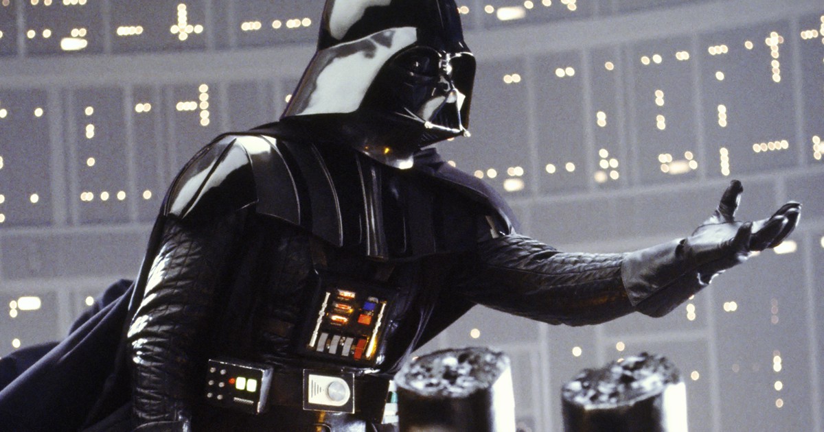 Hasbro SIMON Star Wars Darth Vader Electronic Game NEW DAMAGED BOX NEW 