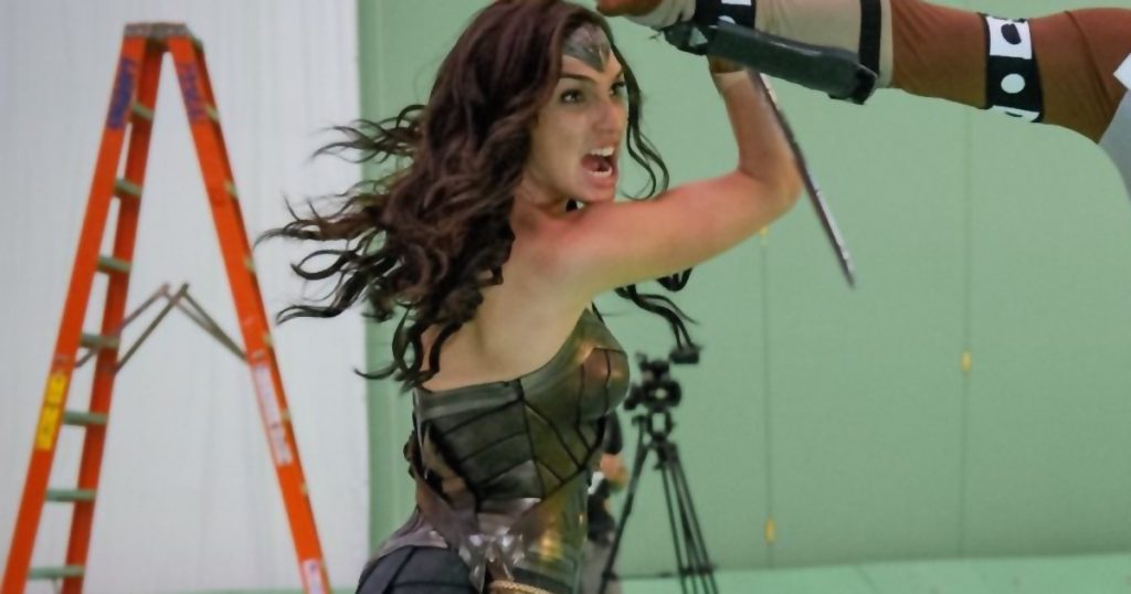 gal-gadot-wonder-woman-vs-doomsday