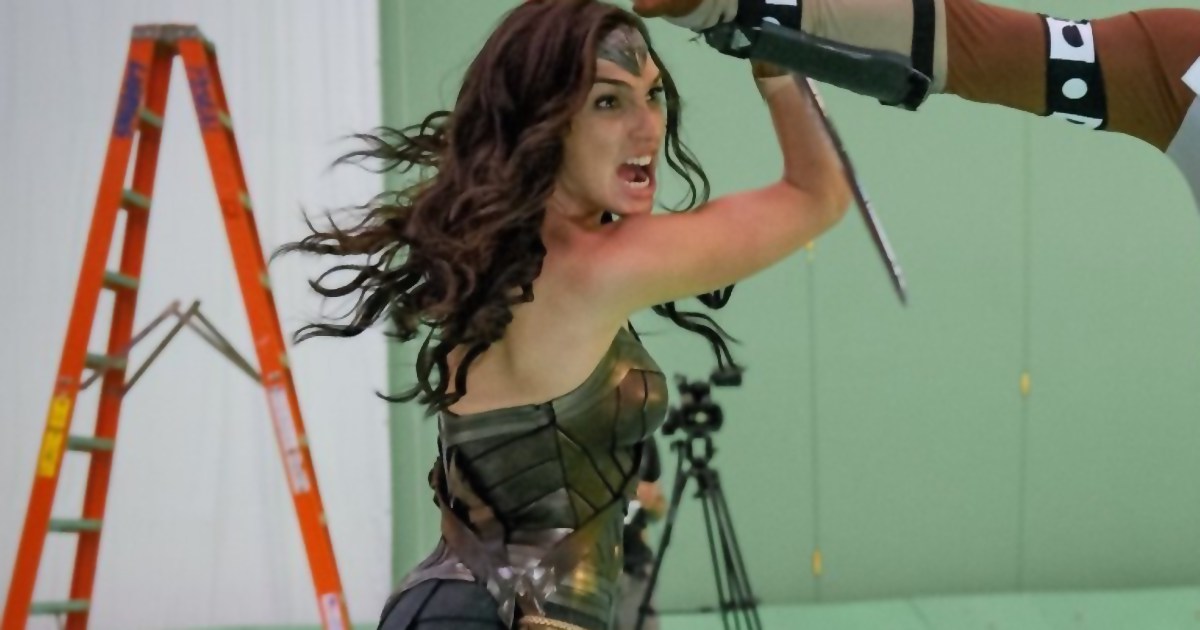 New Gal Gadot Wonder Woman Vs. Doomsday Batman Vs. Superman BTS Image