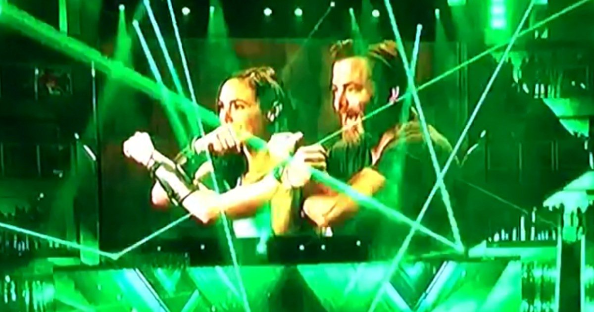 Watch: Wonder Woman Gal Gadot & Chris Pine At Nickelodeon Kids’ Choice Awards