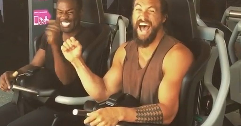 jason-momoa-aquaman-black-manta-rollercoaster