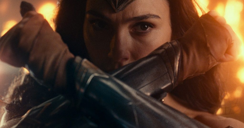 Justice League Gal Gadot Wonder Woman Description