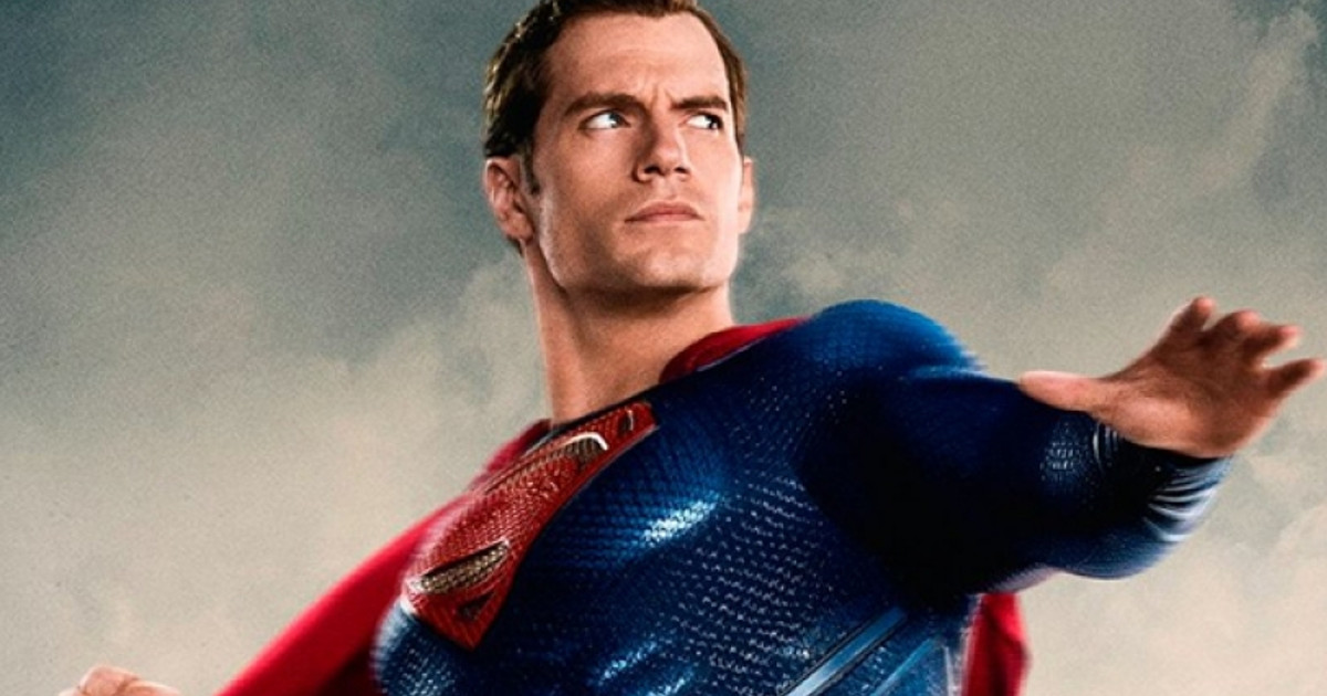 Henry Cavill Announces Superman Contest (Video)