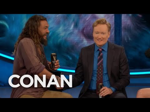 Conan Drinks A Pint Of Guinness With Aquaman Cast