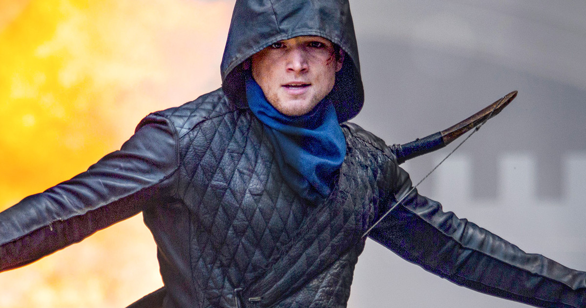 Robin Hood: Taron Egerton Says Bring It In New Image