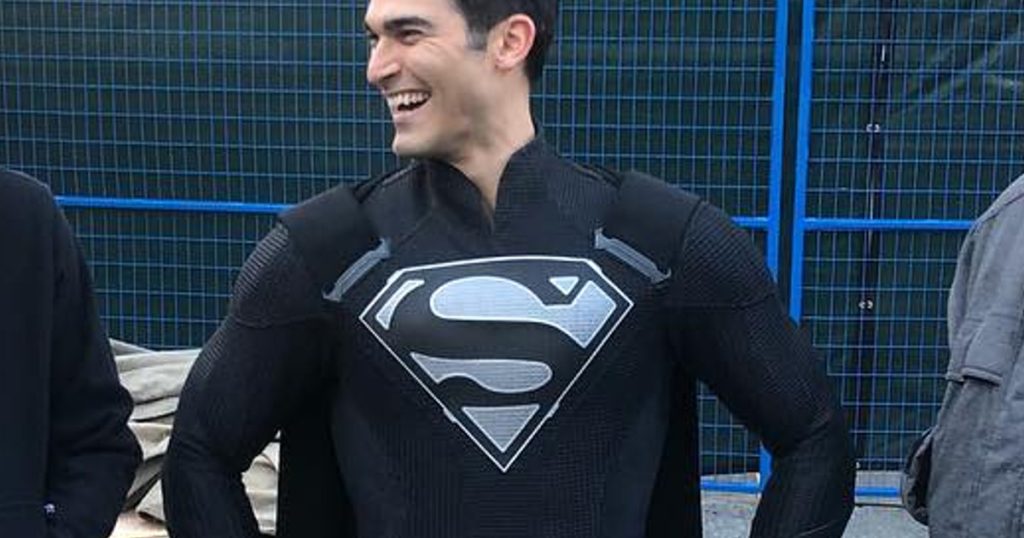 Tyler Hoechlin Superman Black Suit