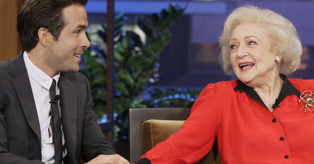 ryan-reynolds-betty-white-happy-birthday