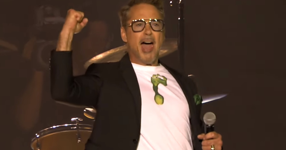Robert Downey Jr. Surprise Guest At Rolling Stone Concert At Rose Bowl