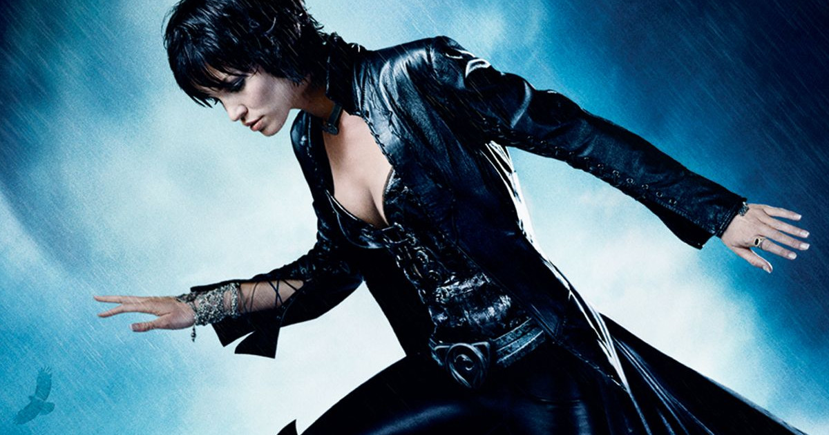Ashley Scott Returning For Crisis On Infinite Earths From Birds Of Prey