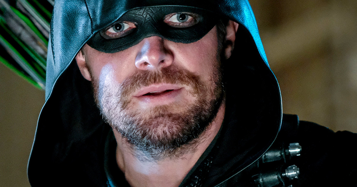 Stephen Amell Reacts To Crisis On Infinite Earths Synopsis With ‘Holy’ F-Bomb