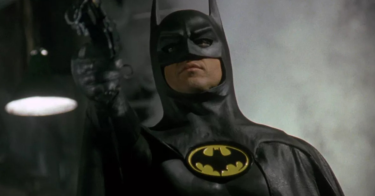 Batman Michael Keaton Spotted In Crisis Infinite Earths