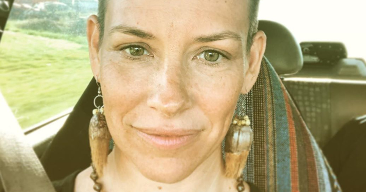 Evangeline Lilly Shaves Head