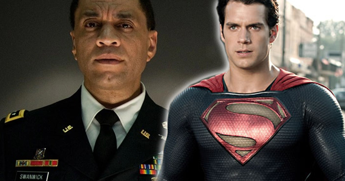 Zack Snyder Confirms Martian Manhunter Knows About Superman
