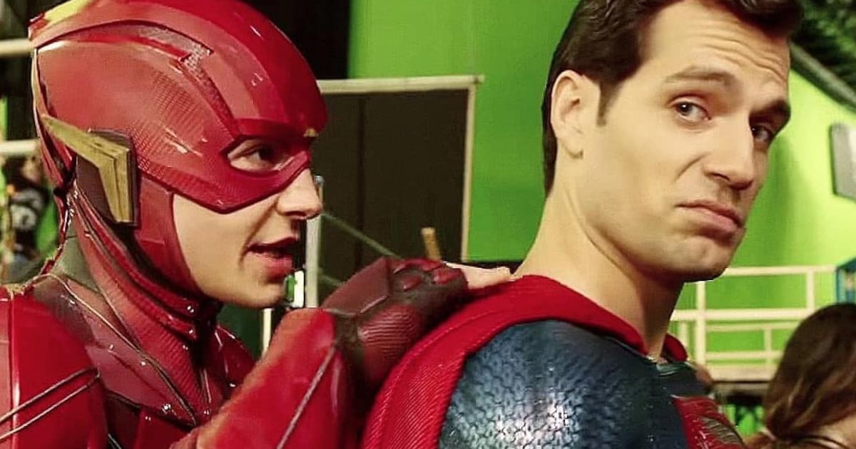 Superman Star Henry Cavill Isn't Contracted for The Flash or