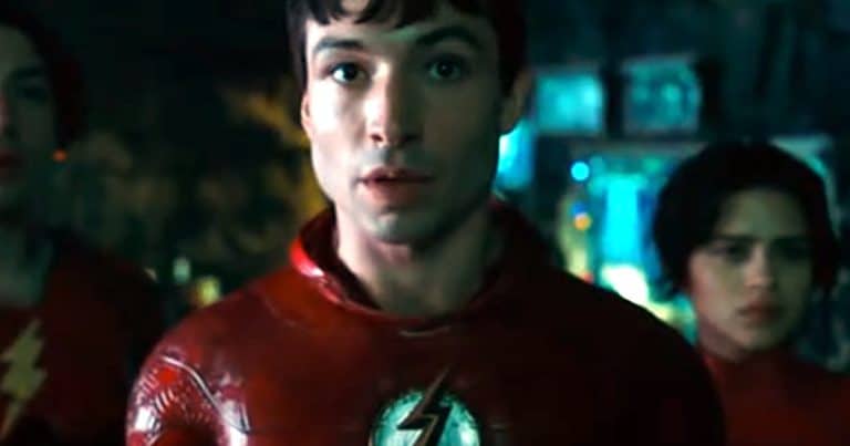 flash-teaser-batman-new-suit-dc-fandome