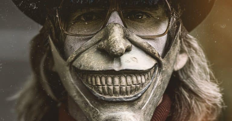 ethan-hawke-black-phone-trailer