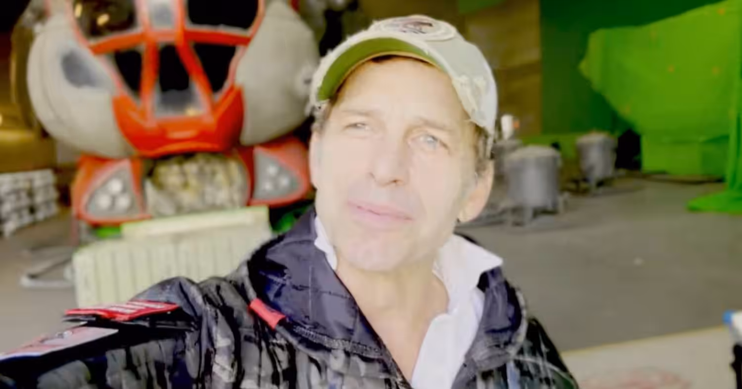 Zack Snyder Shares A Message For Superman Henry Cavill