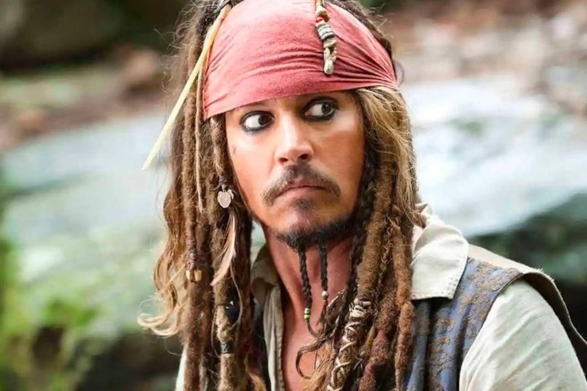 Johnny Depp Captain Jack Sparrow in Pirates of the Caribbean