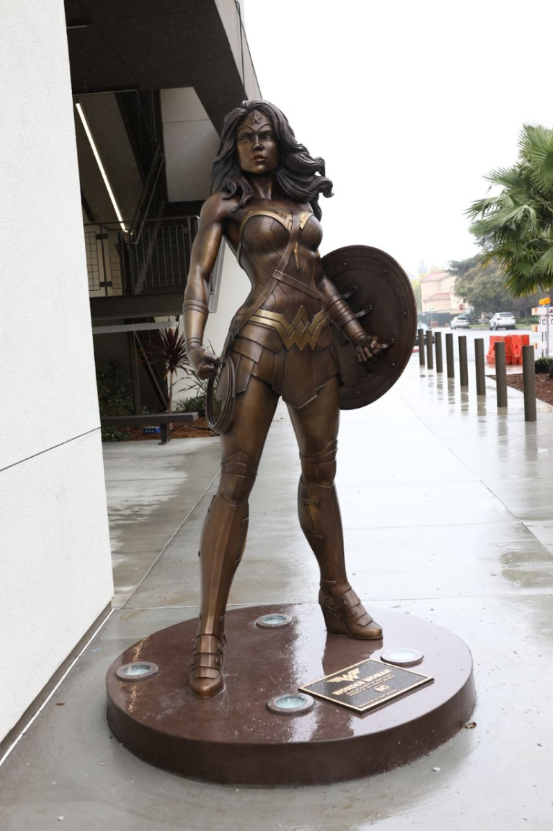 Wonder Woman S/L : Statues CINÉMA