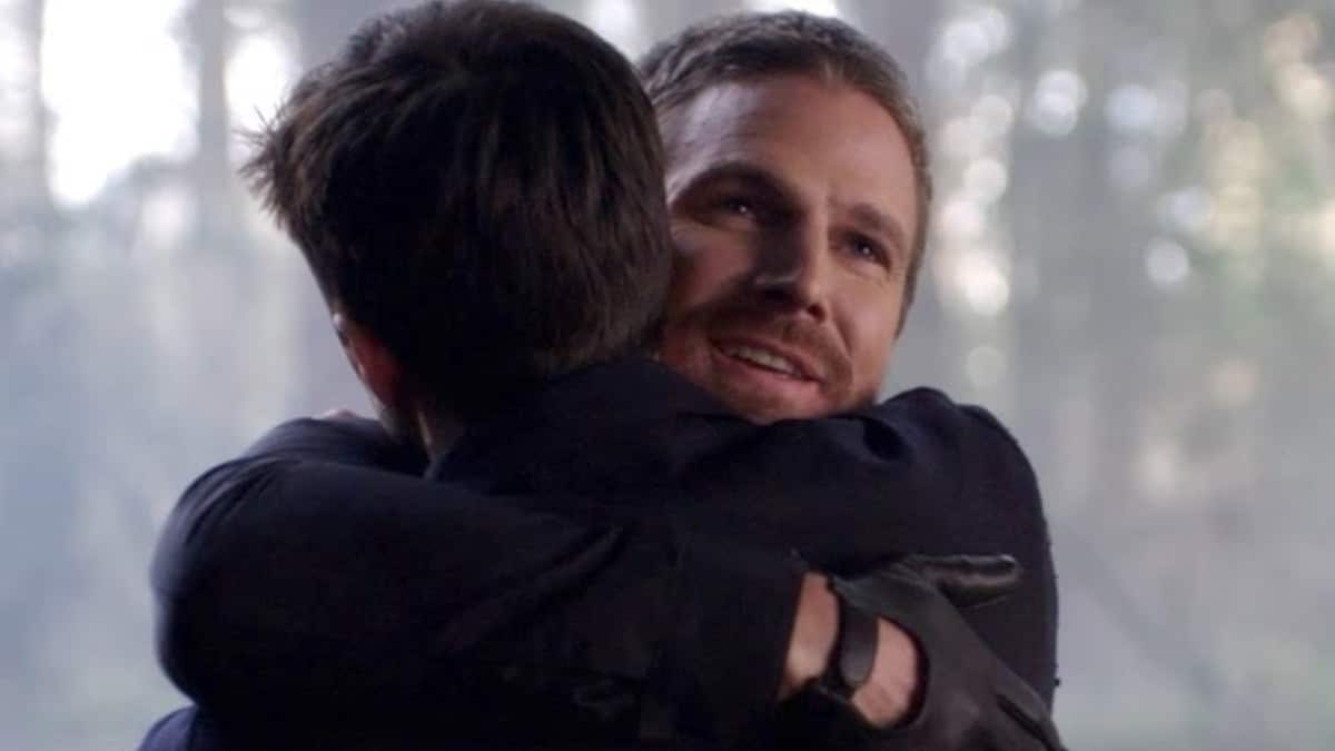 Stephen Amell Returns In 'The Flash' Trailer