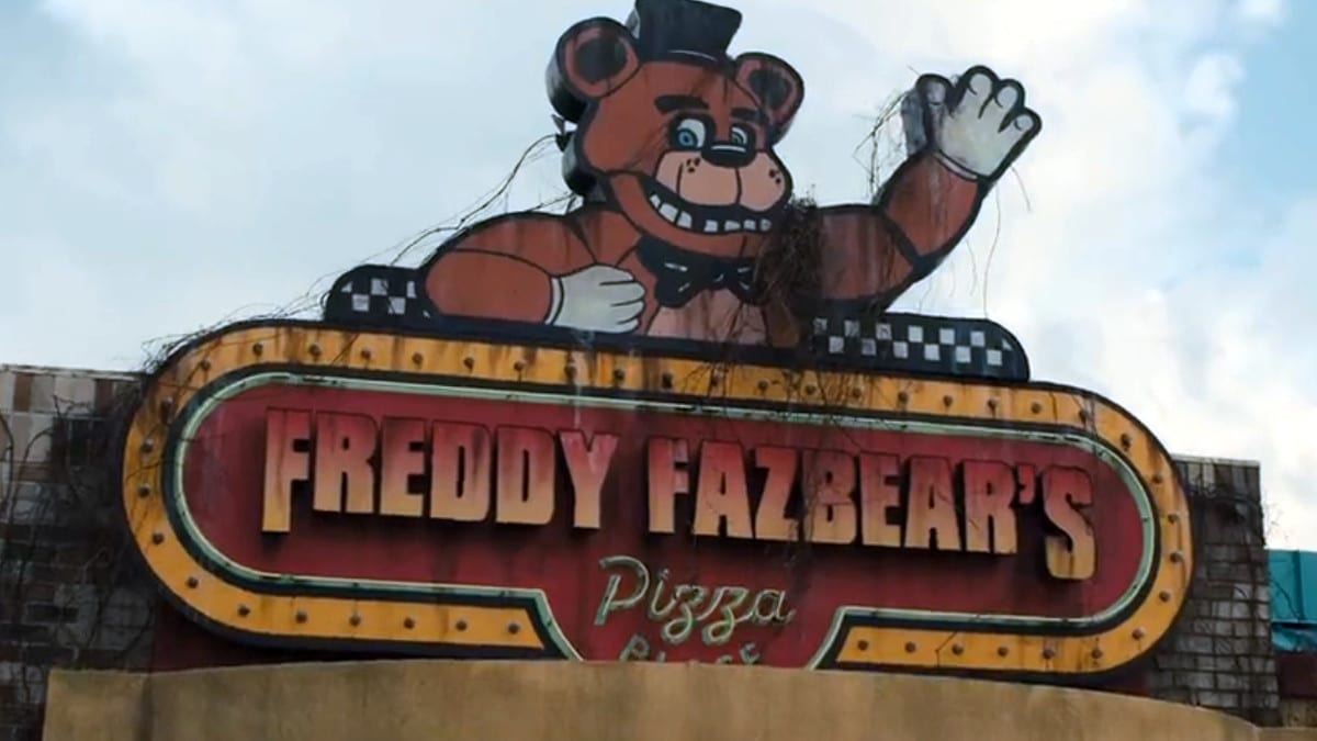 Five Nights At Freddy's — Official Trailer, movie theater, film trailer, Mr. Fazbear will see you now Check out the official trailer for  #FiveNightsAtFreddys. In theaters October 27!, By Fandango