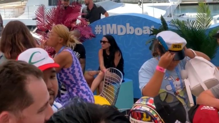 IMDb Boat At Comic-Con Makes Waves