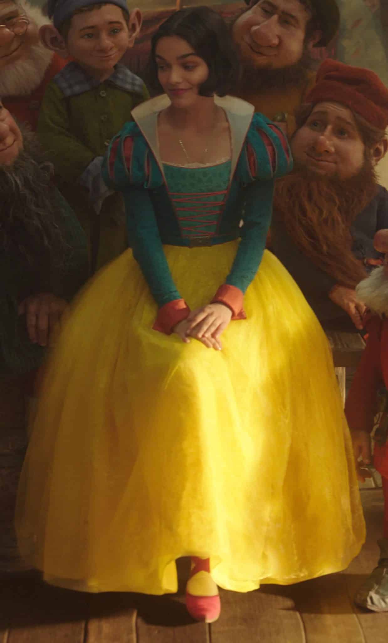 First Look At Rachel Zegler In Snow White: Gets Delayed A Year | Cosmic ...