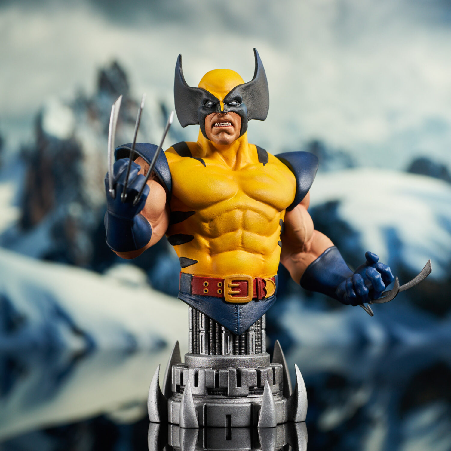 Marvel WolverineYellow Bust 01