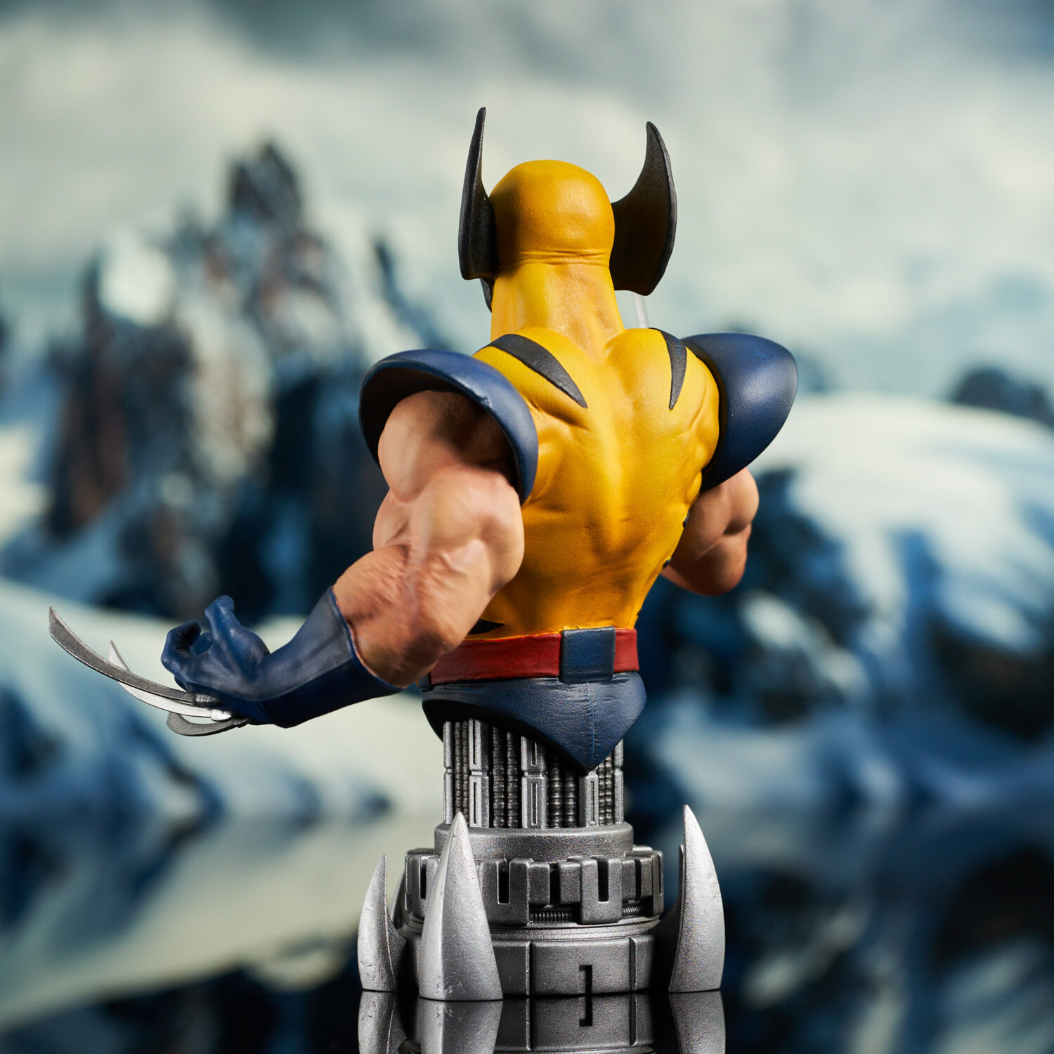 Marvel WolverineYellow Bust 03