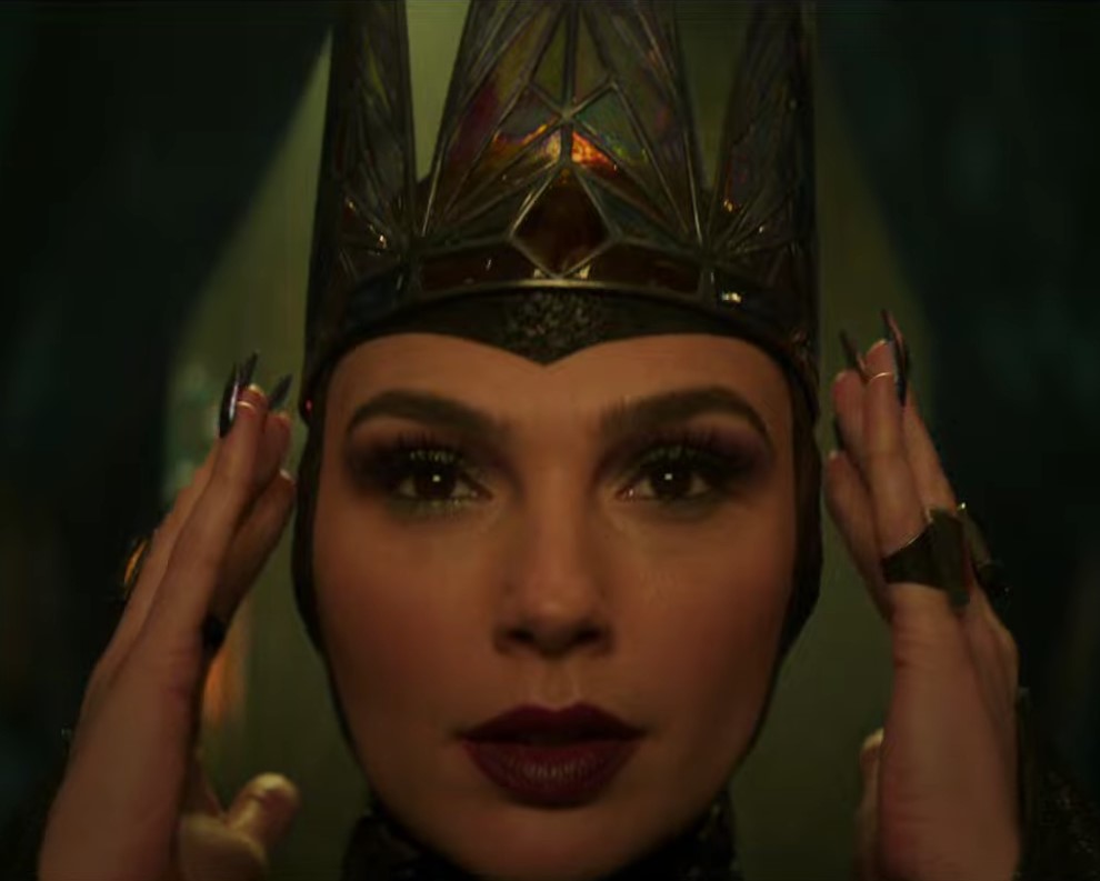 gal gadot evil queen snow white