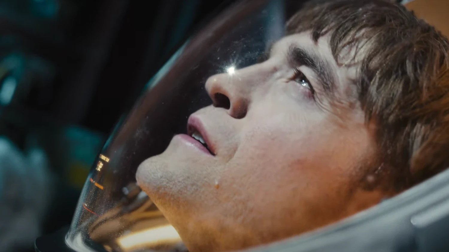 Robert Pattinson Stars In Bong Joon Ho's 'Mickey 17' Trailer