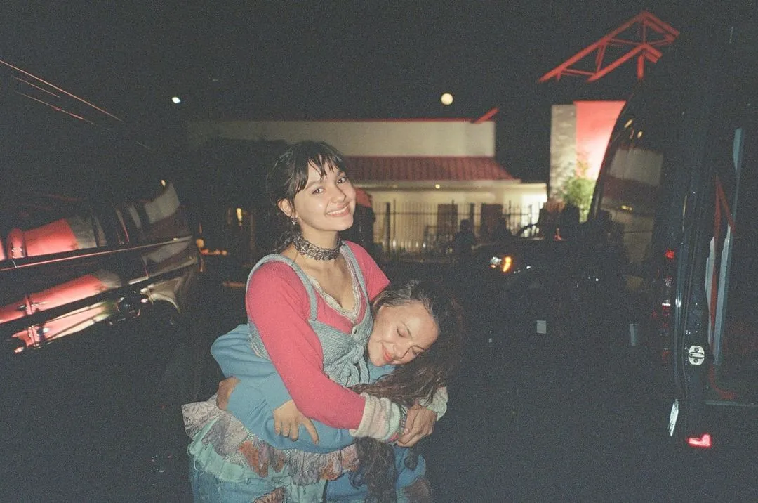 dafne keen night comesl 4